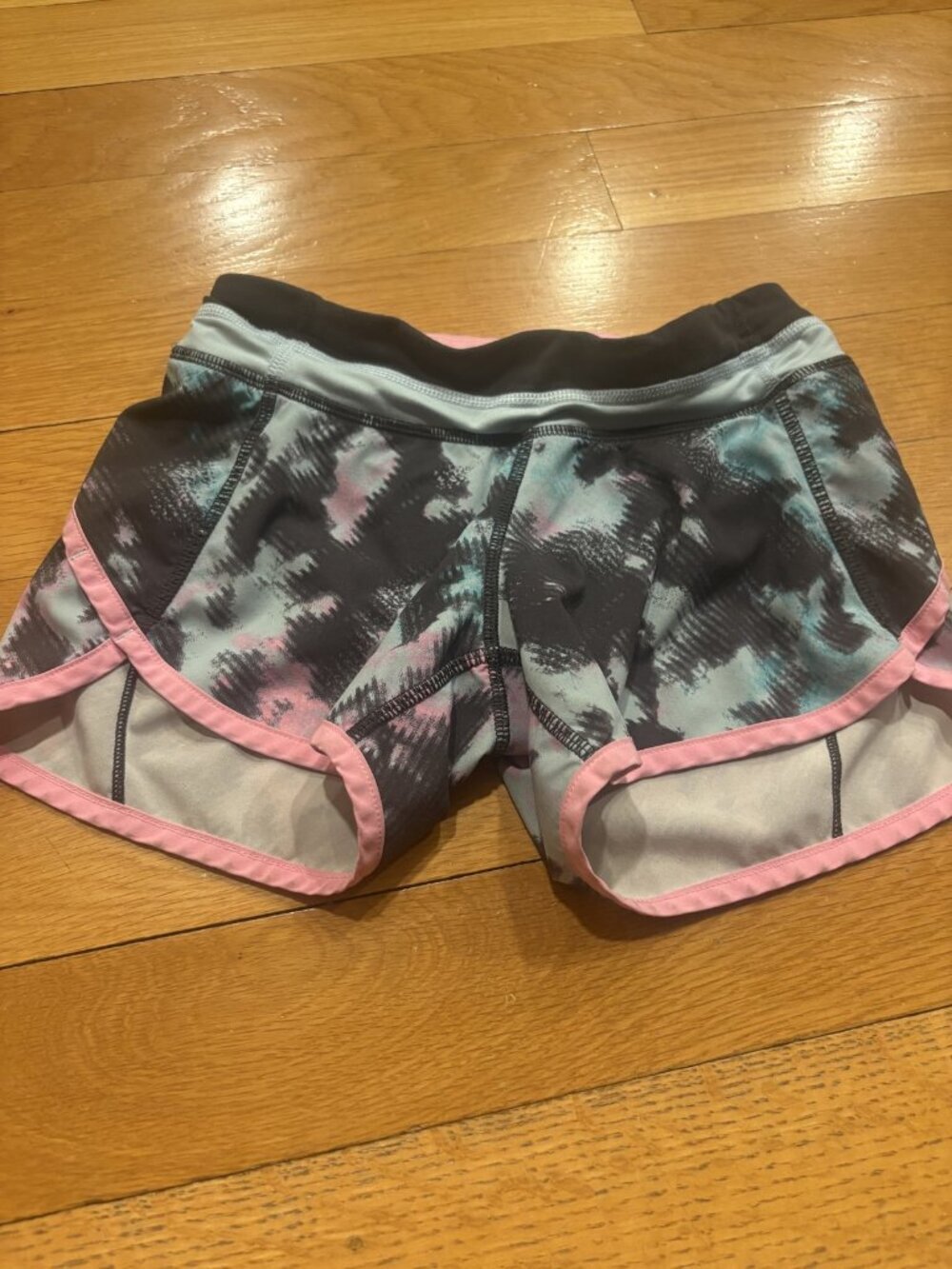Ivivva Size 8 Athletic Running Shorts with Abstract Print